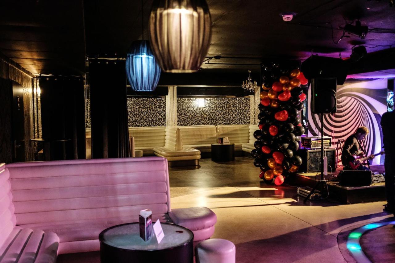 Hotel Europa Стараховице Екстериор снимка
