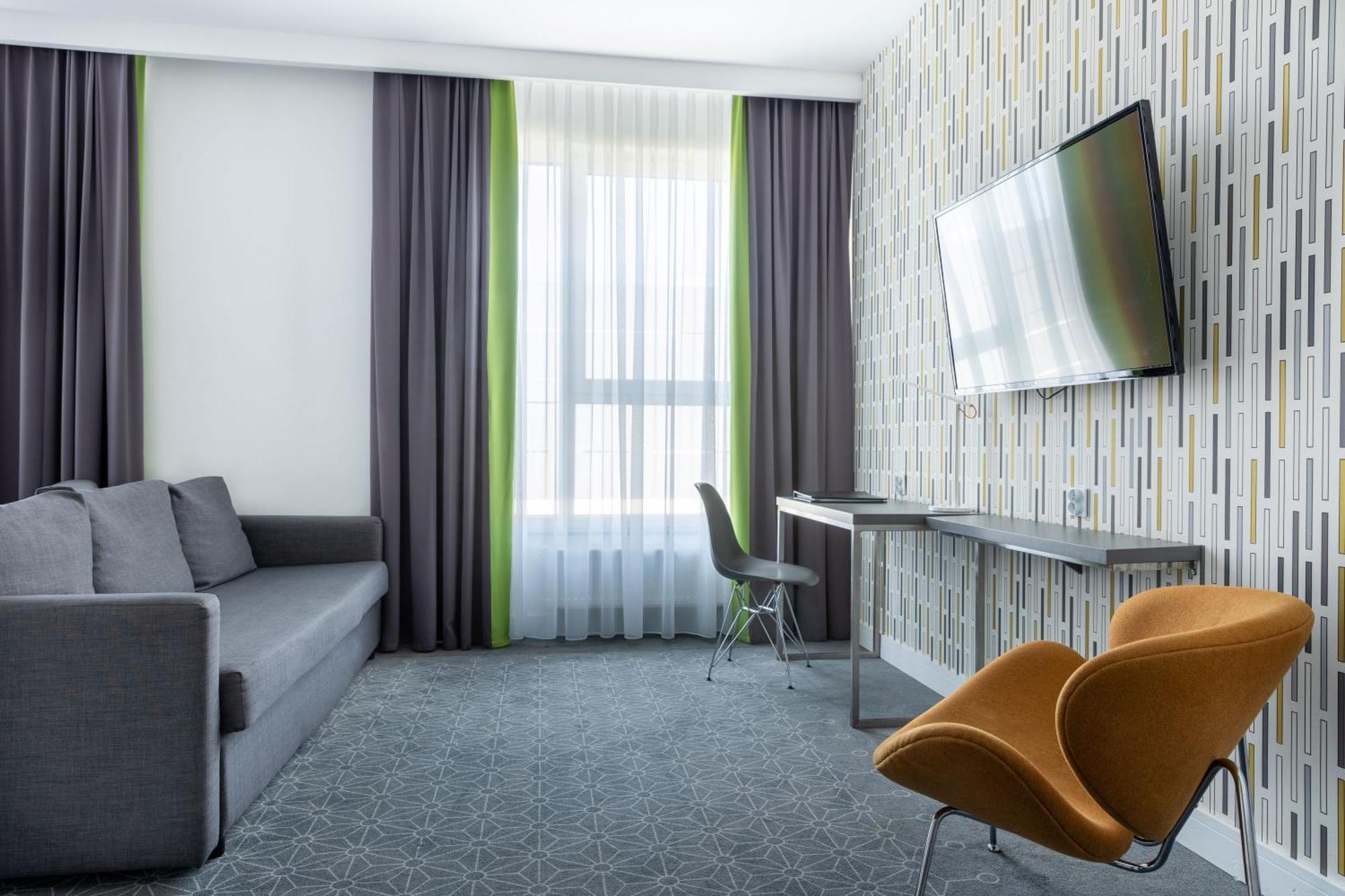 Hotel Europa Стараховице Екстериор снимка