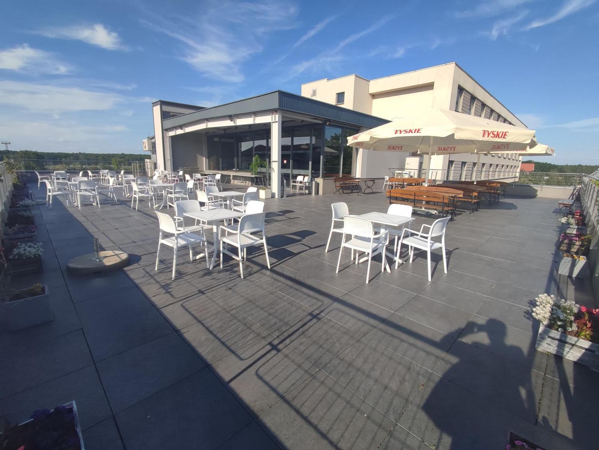 Hotel Europa Стараховице Екстериор снимка