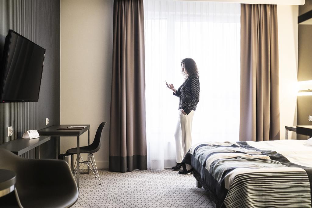 Hotel Europa Стараховице Екстериор снимка