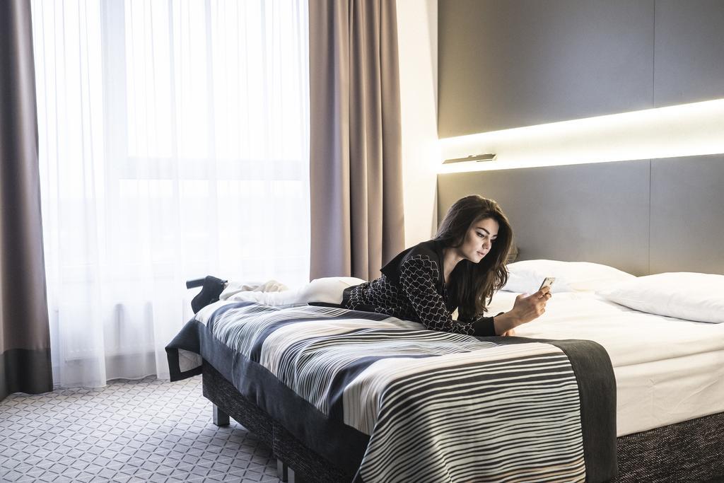 Hotel Europa Стараховице Екстериор снимка